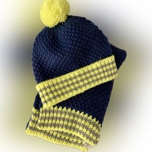 Mini Boden - knitted hat and scarf set. Size small.